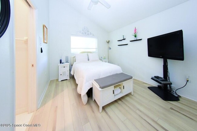 Building Photo - 101 Island Grove Dr