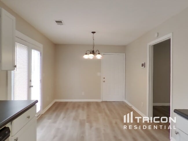Building Photo - 832 Stonebridge Park Cir