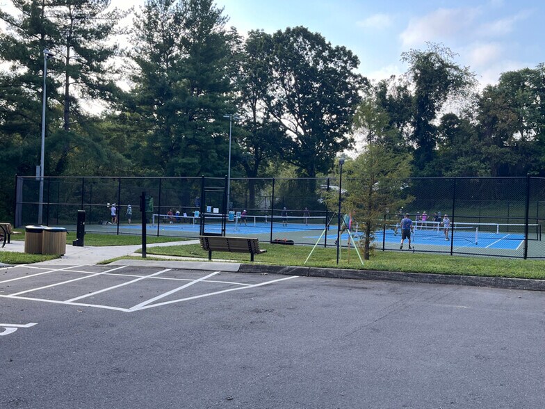 Building Photo - 32 Plant Pl