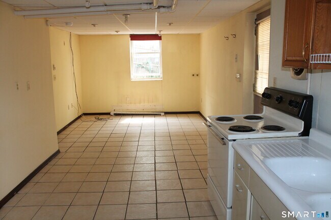 Building Photo - 209 S Orchard St