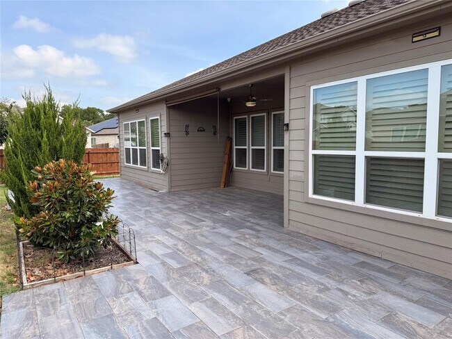 Building Photo - 3750 E Palm Valley Blvd