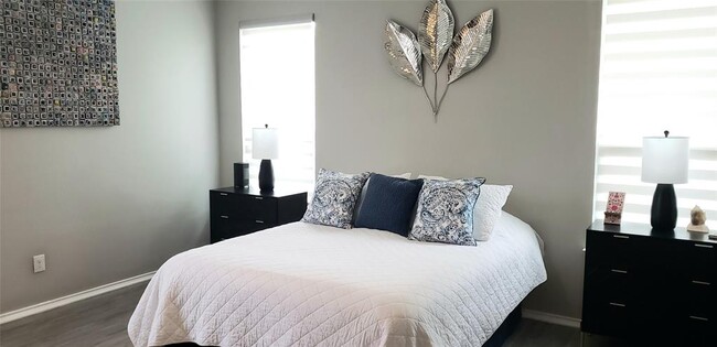 Building Photo - 304 Tordesillas Dr