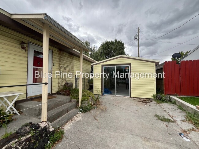 Building Photo - 1080 Halsey St