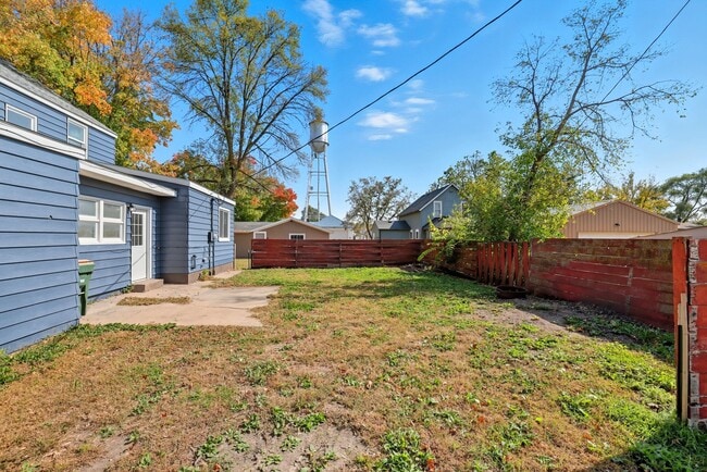 Building Photo - 259 Cossairt Ave