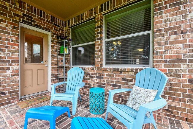 Building Photo - 2135 Waterford Park St