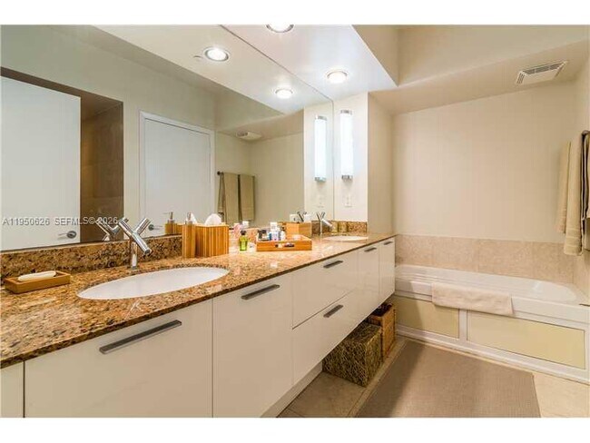 Building Photo - 400 Alton Rd