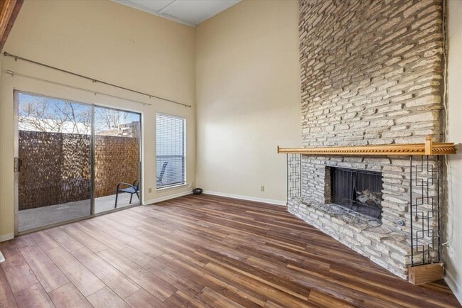 Building Photo - 2808 Thrushwood Dr