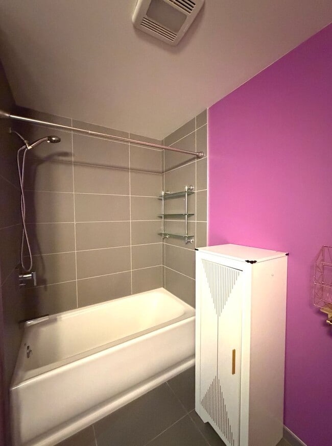 Building Photo - NEW CONSTRUCTION Funky 600sf 1BR/1BA Mid-Market AVAILABLE NOW