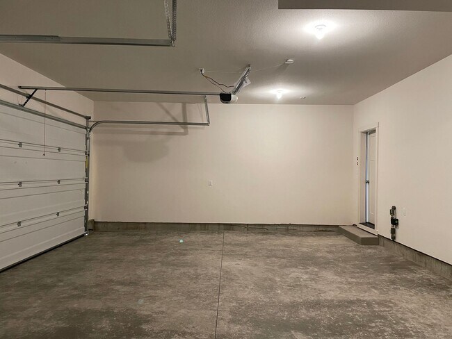 Building Photo - NEWER 4 Bed 2.5 Bath Home! Located near the Ridgefield Outdoor Recreation Center, equestrian faci...