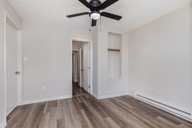 Building Photo - 3028 Cleinview Ave