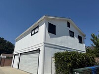 Building Photo - 325 N Vermont Ave