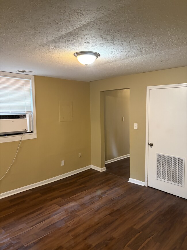 Building Photo - 855 Humler St