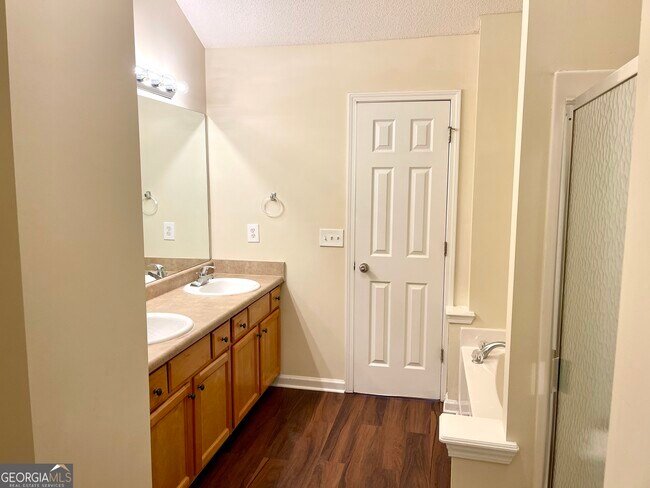 Building Photo - 29 Preserve Dr