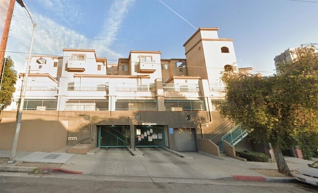 Building Photo - 1310 Rio Vista Ave