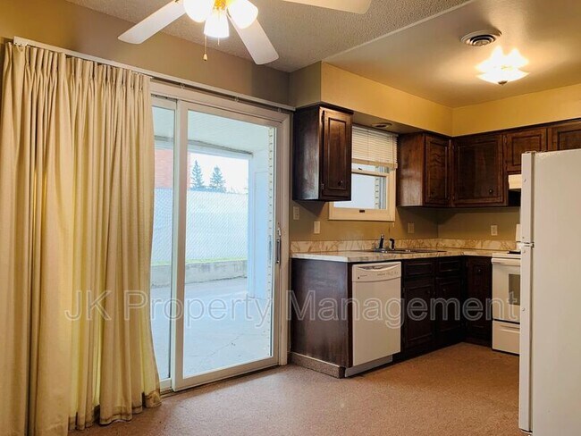 Building Photo - 4236 Central Ave