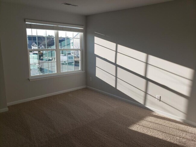 Building Photo - 2 story home in Lake Tyler