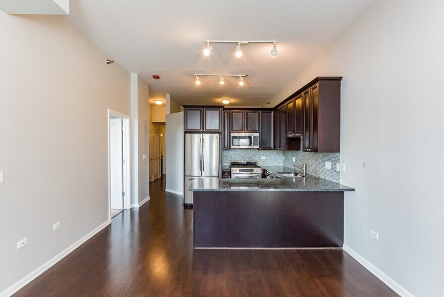 Building Photo - 1464 S MICHIGAN Ave