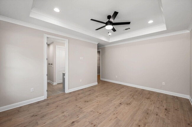 Building Photo - 1460 Pine St