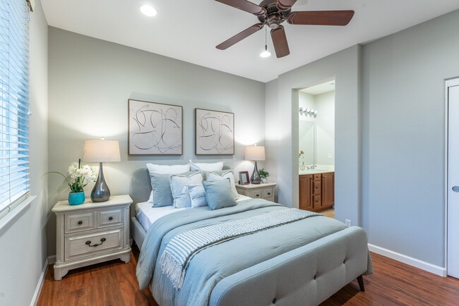 Building Photo - 1070 Tourmaline Ter