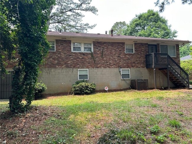 Building Photo - 1914 La Mesa Ln