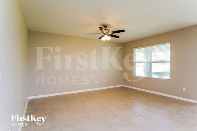 Building Photo - 349 NE 30th Terrace