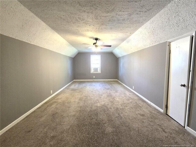 Building Photo - 7132 Dayspring Dr