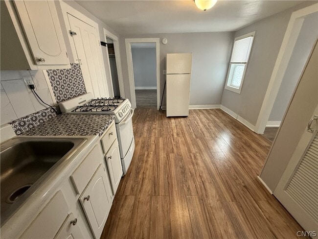 Building Photo - 7 Pimm Ave