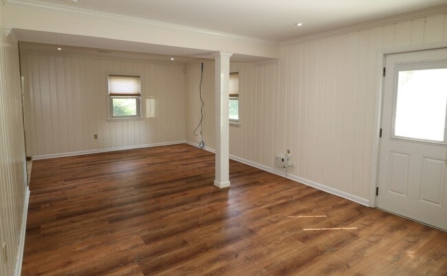 Building Photo - 2815 Ashwood Dr