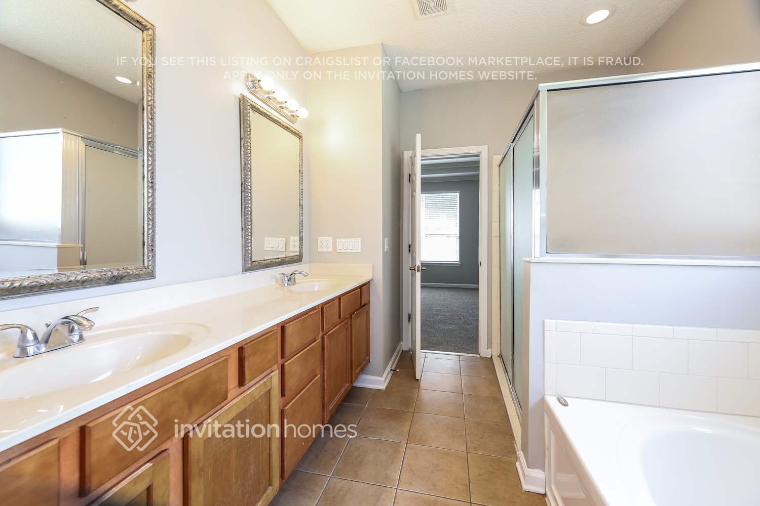Building Photo - 13743 Devan Lee Dr E