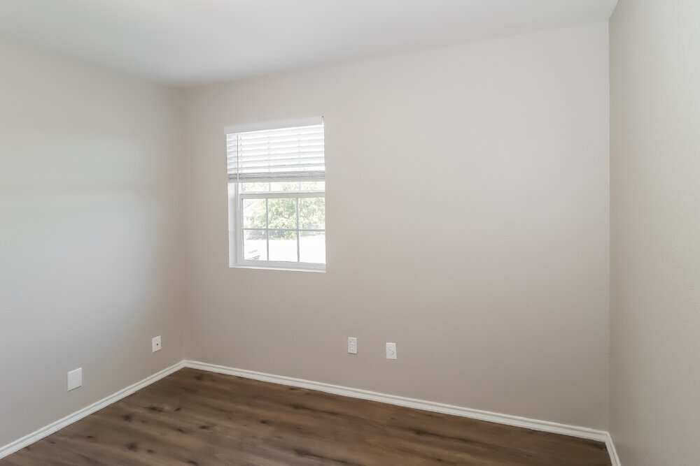 Building Photo - 2006 Andover Dr