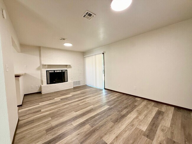 Building Photo - Very nice 3 bed 2 bath home - 1 mile from OU.