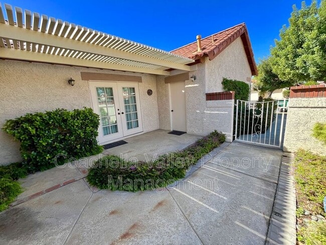 Building Photo - 112 Avellino Cir