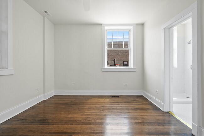 Building Photo - 4541 S Forrestville Ave