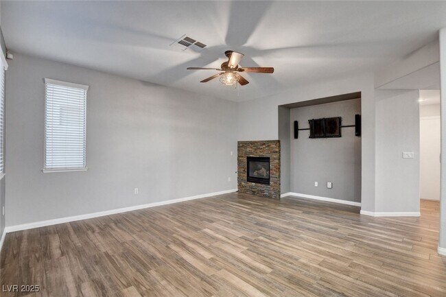 Building Photo - 5643 Almocita Ct