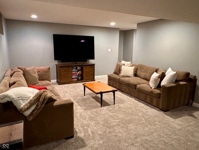 Building Photo - 6862 Riverside Way