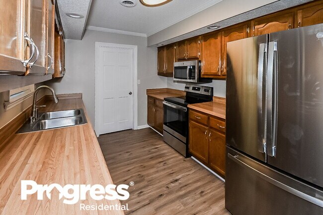 Building Photo - 7395 Greenbrook Pkwy