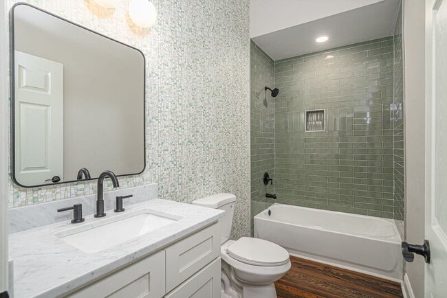 Building Photo - 1107 E 32nd St