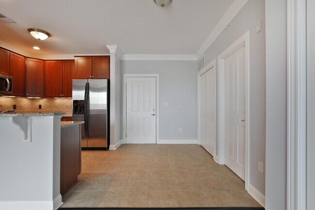 Building Photo - 511 W 1st Ave