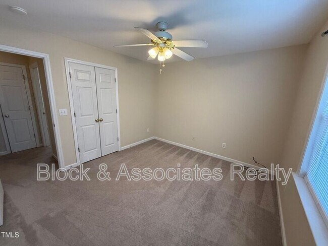 Building Photo - 404 Springside Dr