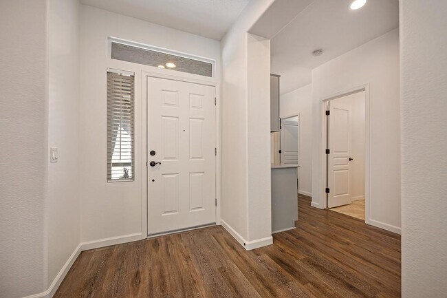 Building Photo - 238 St Tropez Ln