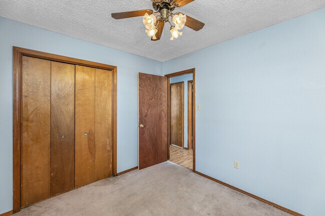 Building Photo - 746 SW 43rd St