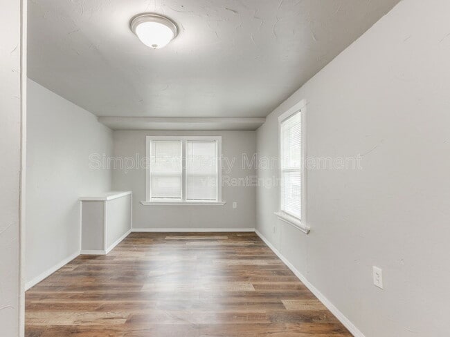 Building Photo - 1800 Hampton Rd