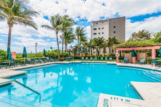Building Photo - 2100 N Ocean Blvd