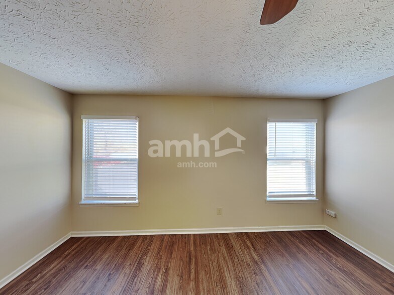 Building Photo - 6429 Ewen Cir