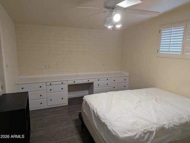 Building Photo - 717 E Granada Dr