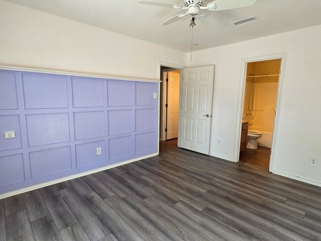 Building Photo - 121 Amelia Ct