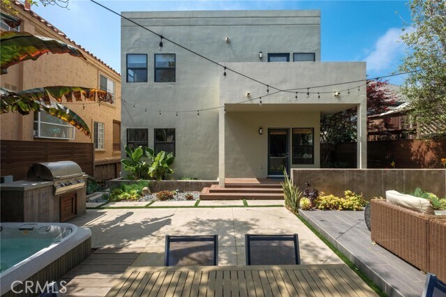 Building Photo - 646 6th St