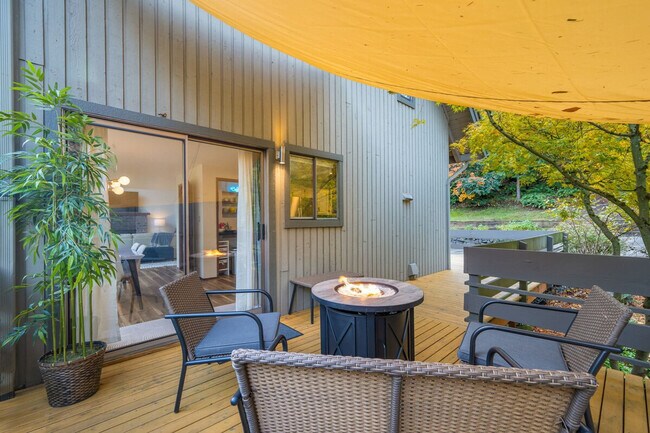 Building Photo - 5504 NE 190th St