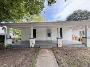 Building Photo - 507 Irene St