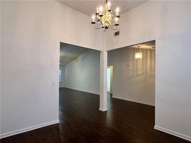 Building Photo - 3780 Crescent Walk Ln NE